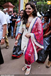 Manju Warrier feet photo thumbnail