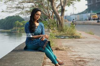 Manju Warrier feet photo thumbnail