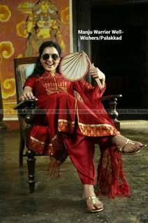 Manju Warrier feet photo thumbnail