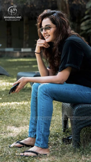 Manju Warrier feet photo thumbnail
