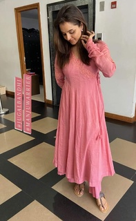 Manju Warrier feet photo thumbnail