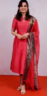 Manju Warrier feet photo thumbnail