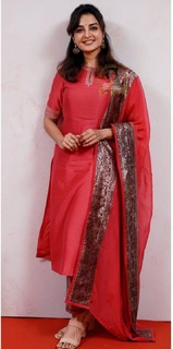 Manju Warrier feet photo thumbnail