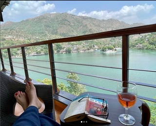 Manju Warrier feet photo thumbnail
