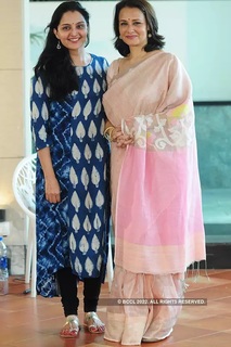 Manju Warrier feet photo thumbnail