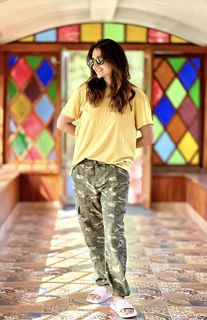 Manju Warrier feet photo thumbnail