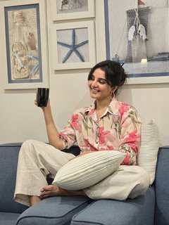 Manju Warrier feet photo thumbnail