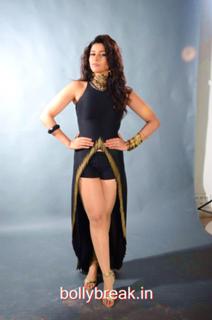 Mannara Chopra feet photo 2