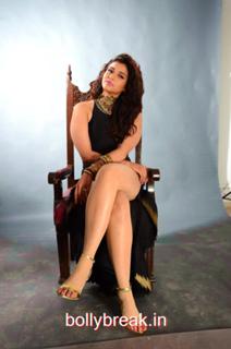 Mannara Chopra feet photo 14