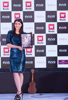 Mannara Chopra feet photo 10