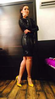 Mannara Chopra feet photo 9
