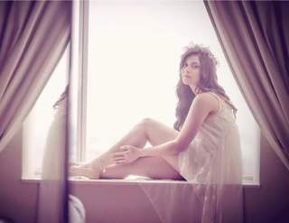 Mannara Chopra feet photo 5