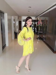 Mannara Chopra feet photo 2
