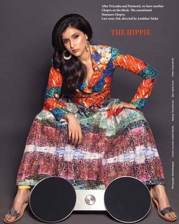Mannara Chopra feet photo 8