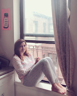 Mannara Chopra feet photo 4