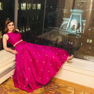 Mannara Chopra feet photo 3