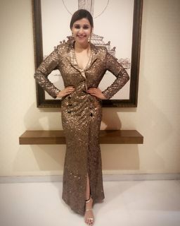 Mannara Chopra feet photo 7