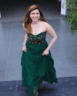 Mannara Chopra feet photo 6