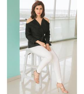 Mannara Chopra feet photo 14