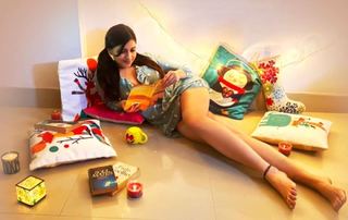 Mannara Chopra feet photo 9