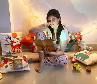 Mannara Chopra feet photo 4
