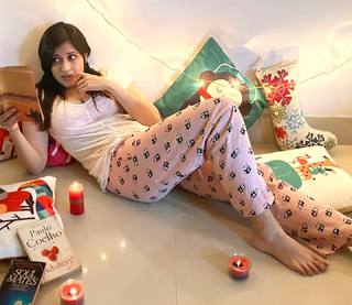 Mannara Chopra feet photo 3