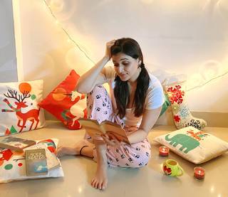 Mannara Chopra feet photo 2