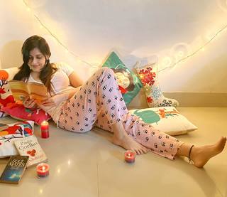 Mannara Chopra feet photo 20