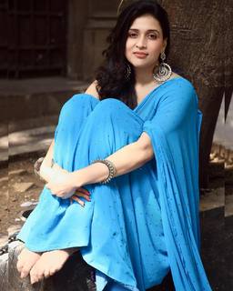 Mannara Chopra feet photo 13
