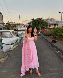 Mannara Chopra feet photo 20