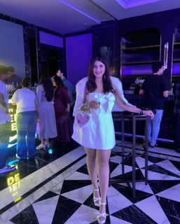 Mannara Chopra feet photo 12