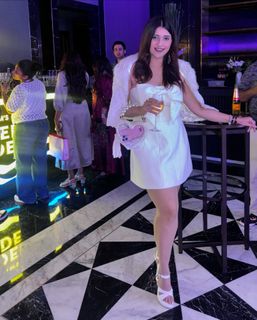 Mannara Chopra feet photo 11