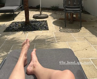 Manon Lagrève feet photo 13