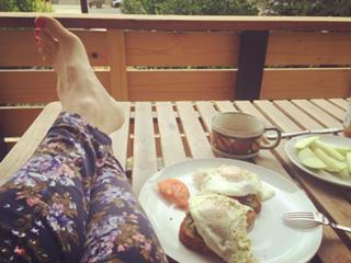 Manon Mathews feet photo 18