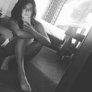 Manon Mathews feet photo 17