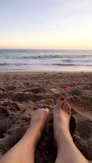 Manon Mathews feet photo 14