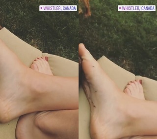 Manon Mathews feet photo 9