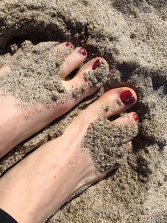 Manon Mathews feet photo 8