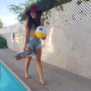 Manon Mathews feet photo 7