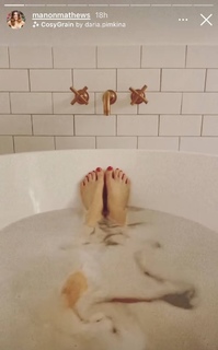 Manon Mathews feet photo 7