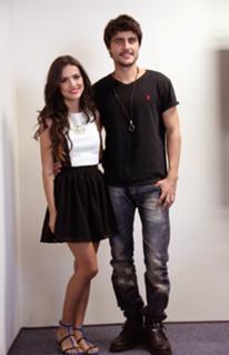 Manu Gavassi feet photo thumbnail