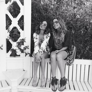 Manu Gavassi feet photo thumbnail