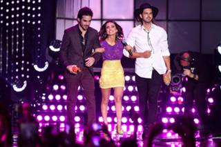 Manu Gavassi feet photo thumbnail