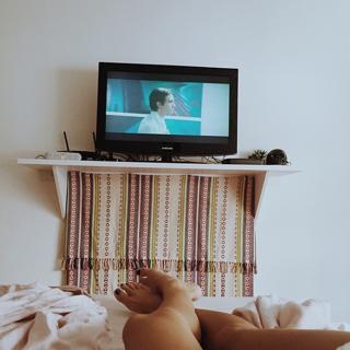 Manu Gavassi feet photo thumbnail