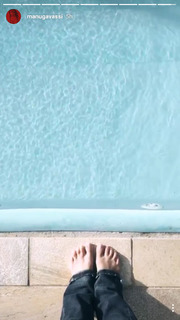 Manu Gavassi feet photo thumbnail