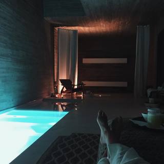 Manu Gavassi feet photo thumbnail