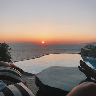 Manu Gavassi feet photo thumbnail