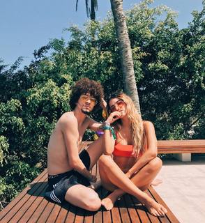 Manu Gavassi feet photo thumbnail