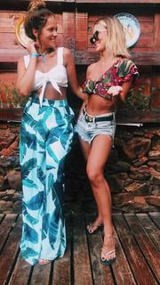 Manu Gavassi feet photo thumbnail