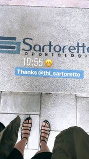 Manu Gavassi feet photo thumbnail